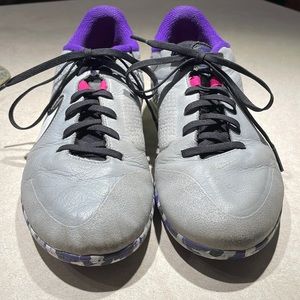 Nike Tempo leather indoor soccer shoes. Size 8.5 only worn indoor.